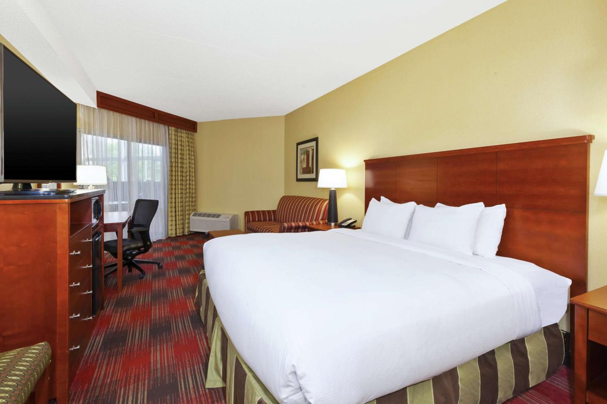 Doubletree By Hilton Holland Hotel Exterior photo