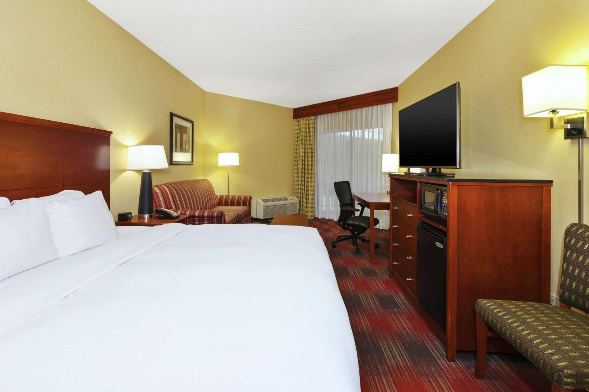 Doubletree By Hilton Holland Hotel Exterior photo